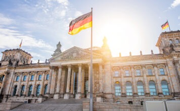 Германия на пути к диктатуре, как в ГДР?