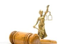 В Штутгарте судят полицейского по делу о связях с мафией