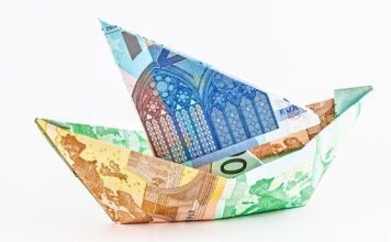 Суд разрешил получать немецкое пособие за границей