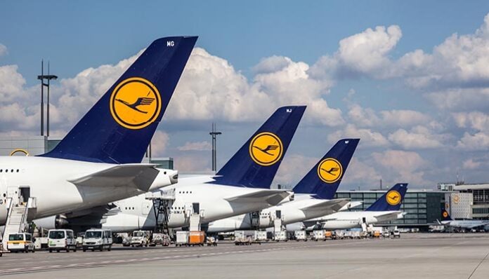 Lufthansa airplanes at the Frankfurt Airport