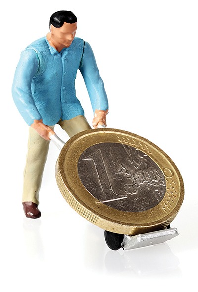 Miniature worker drives euro coins