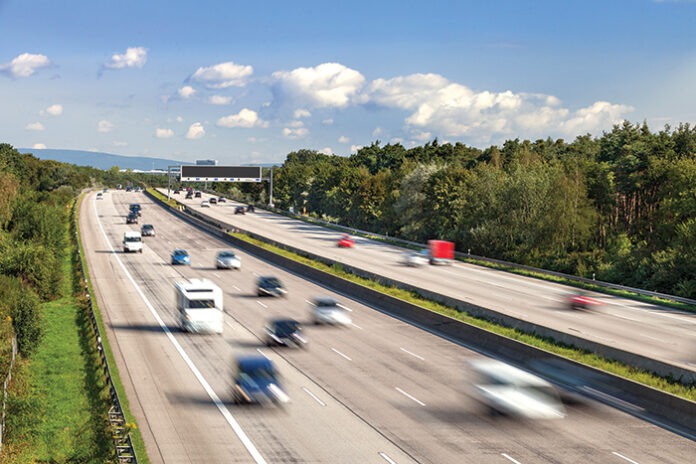 Autobahn Verkehr Matthias Buehner