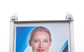 AfD объявила себя новой «народной партией» Германии