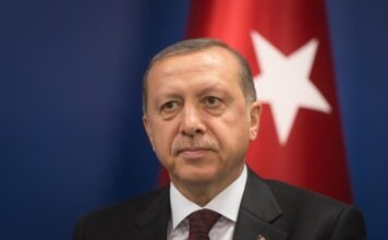 Необычный подарок Эрдогана на саммите НАТО вызвал дипломатические вопросы