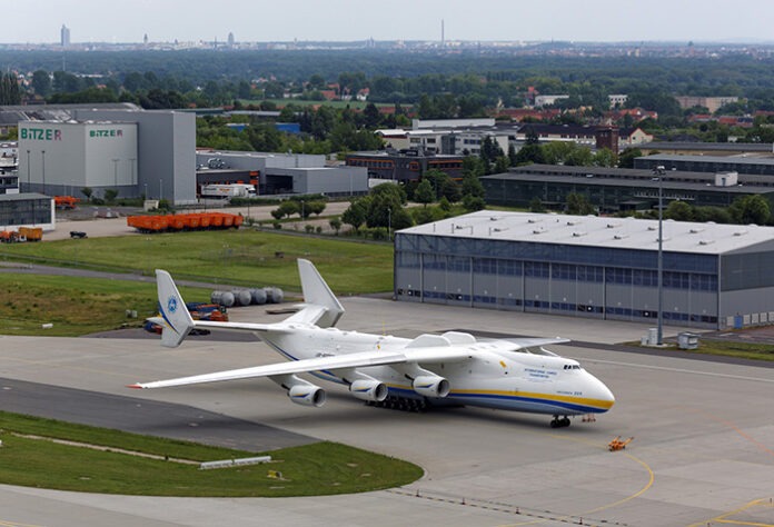 Antonow 225 am Flughafen Leipzig Halle.