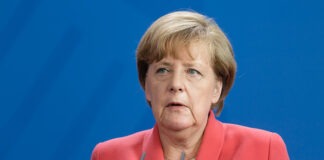 Ангела Меркель призвала защищать демократию на фоне роста AfD