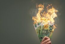 Нарушения минимальной зарплаты обошлись Германии в 64 миллиарда евро