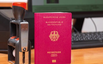 Китайцы «стали евреями», чтобы получить немецкие паспорта