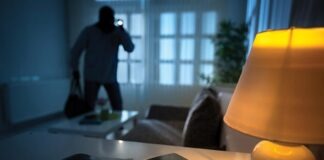 Взлом квартир с помощью кислоты: какие следы должны насторожить жильцов