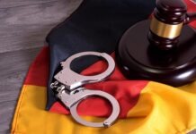 Разыскиваемые лица продолжают получать пособия в Германии