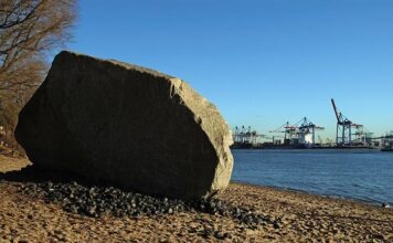 Порт Гамбурга планируют модернизировать для грузоперевозок и логистики НАТО