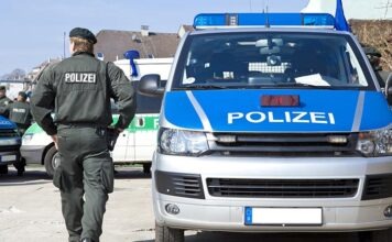 Обыски в Германии и Австрии: предпринимателей подозревают в поставках автомобилей в Россию