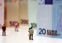 Работать или жить на пособие? Названы реальные суммы